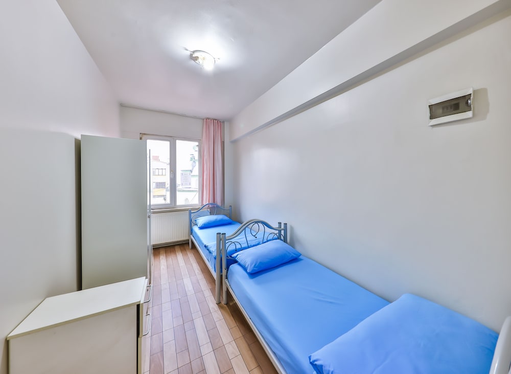 Economy Twin Room, Men only photo 1