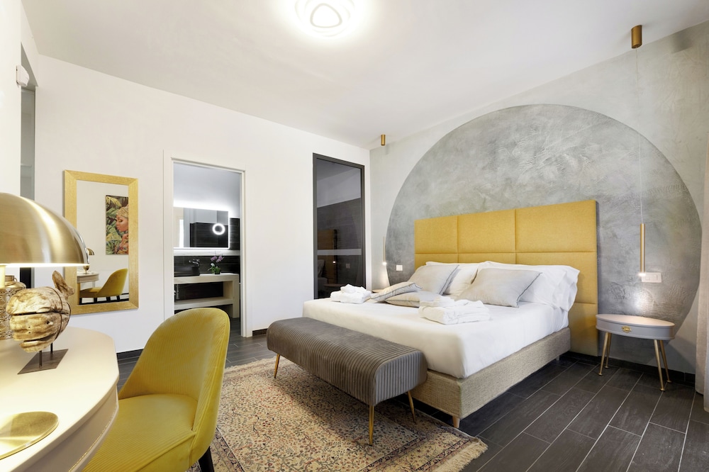 Luxury Double Room, Balcony, Garden View