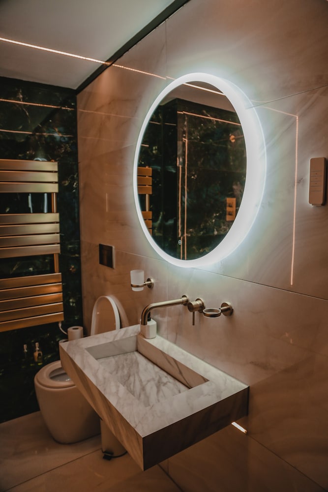 Apartment, Hot Tub - Photo 11