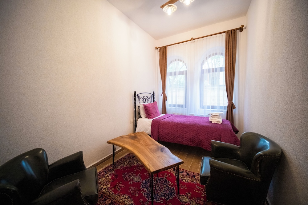 Economic Triple Room (Garden View) - Photo 12