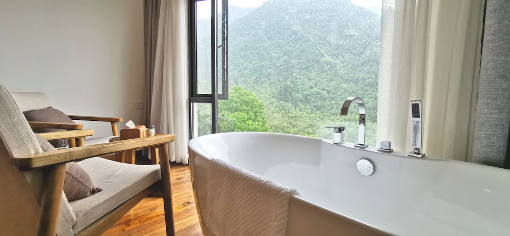 Deluxe Twin Room with View photo 1