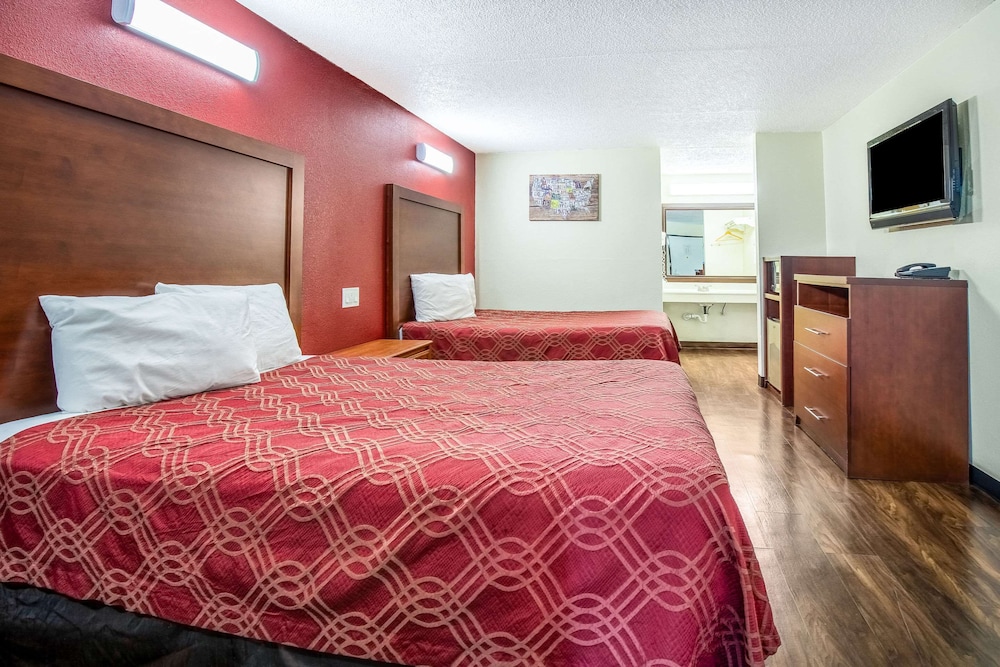 Standard Room, 2 Double Beds, Non Smoking photo 3