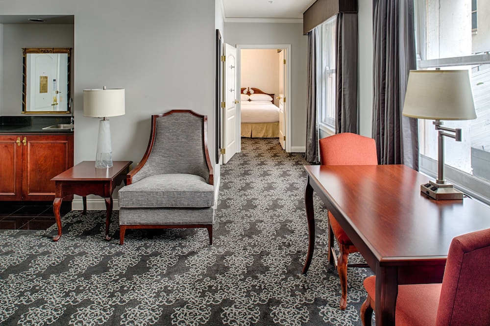 Presidential Suite, 1 King Bed, Accessible (Roll-In Shower)