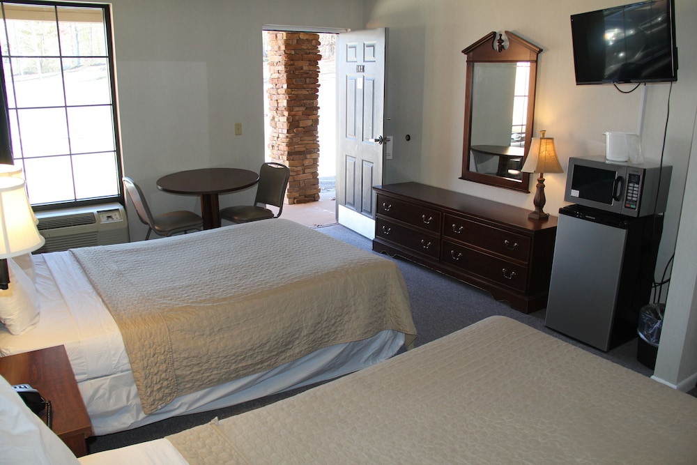 Double Room, 2 Double Beds, Accessible photo 3