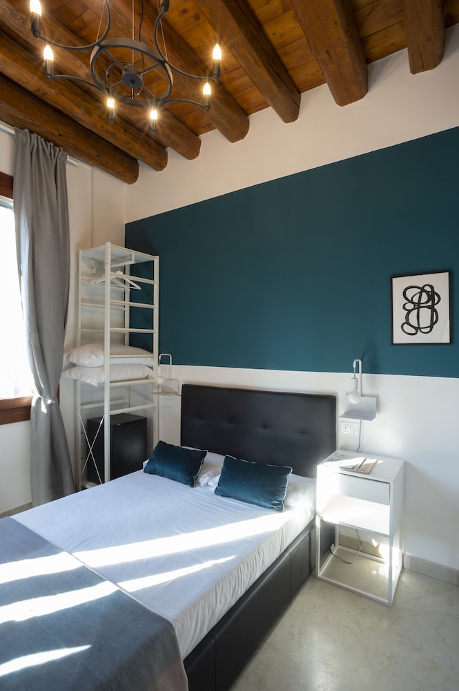 Classic Double Room Single Use photo 1