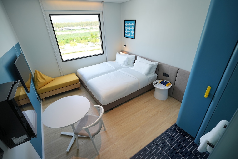 Standard Twin Room - Photo 8