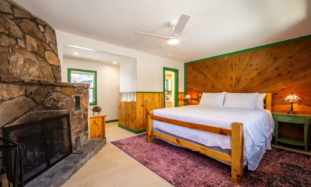 Classic Cabin, 1 King Bed