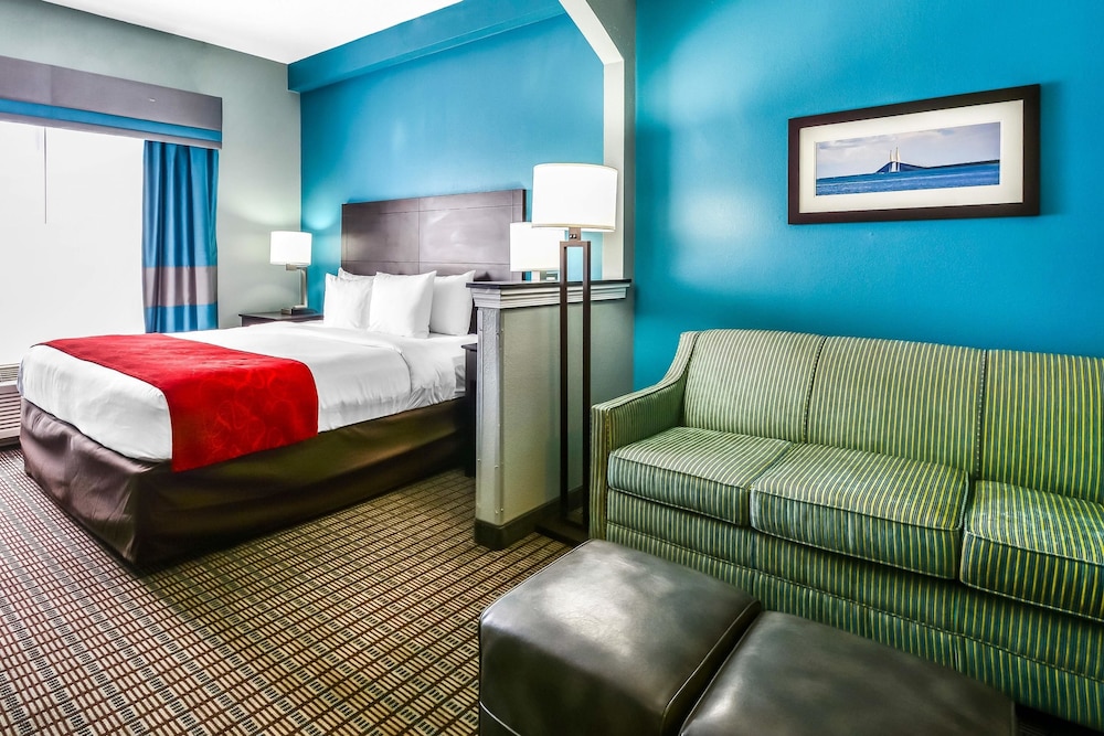 Suite, 1 King Bed, Accessible, Jetted Tub - Photo 1