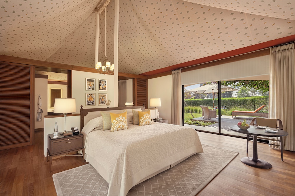 Luxury Room, 1 King Bed (Luxury Tent)
