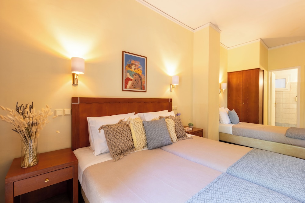 Standard Triple Room photo 2