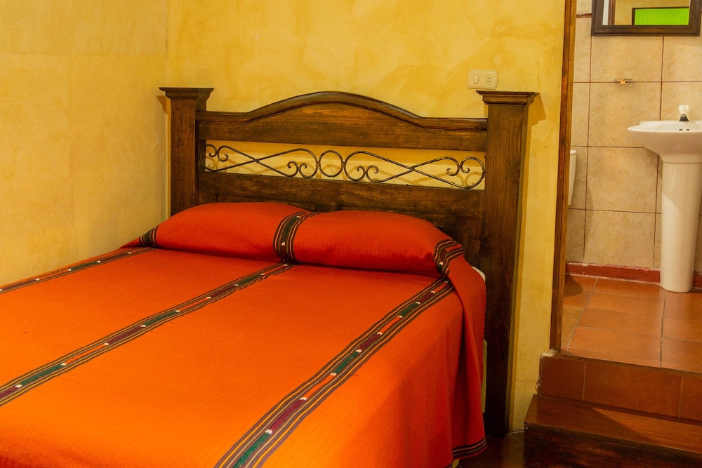 Basic Double Room photo 3