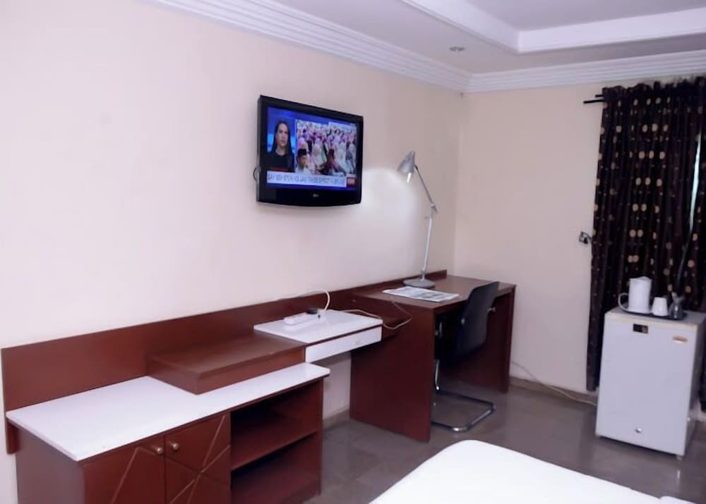Comfort Room, Balcony, City View photo 3