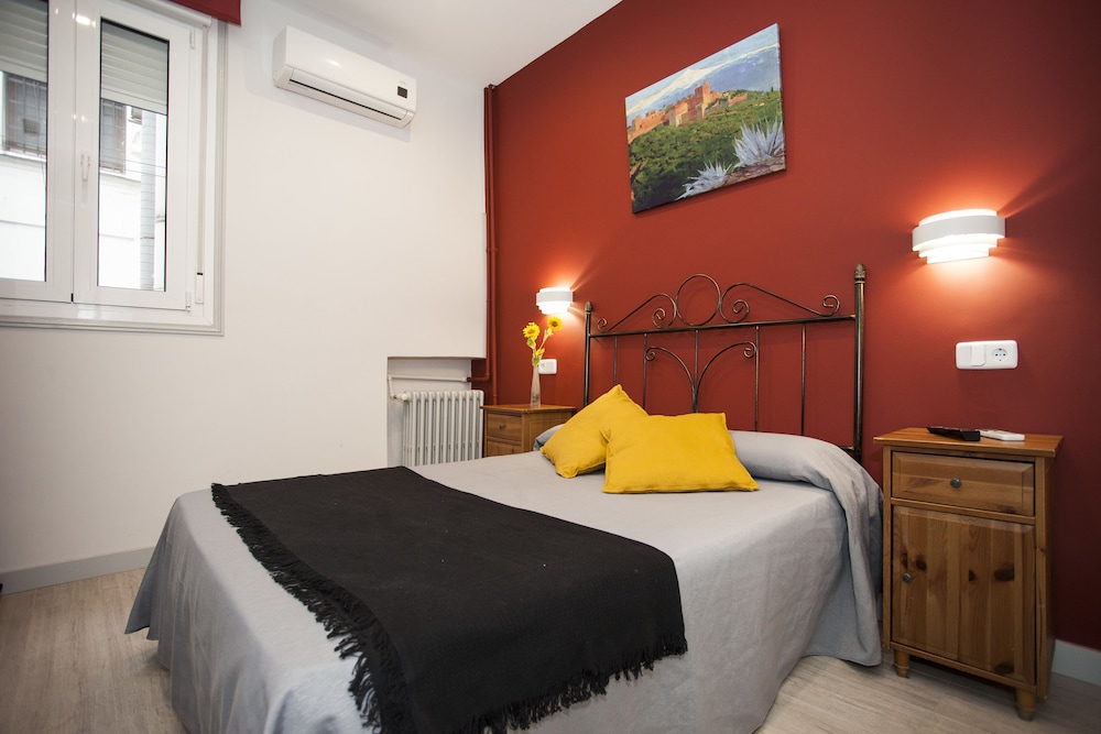 Economy Double or Twin Room photo 2