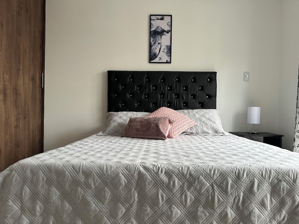 Gallery Apartment photo 2