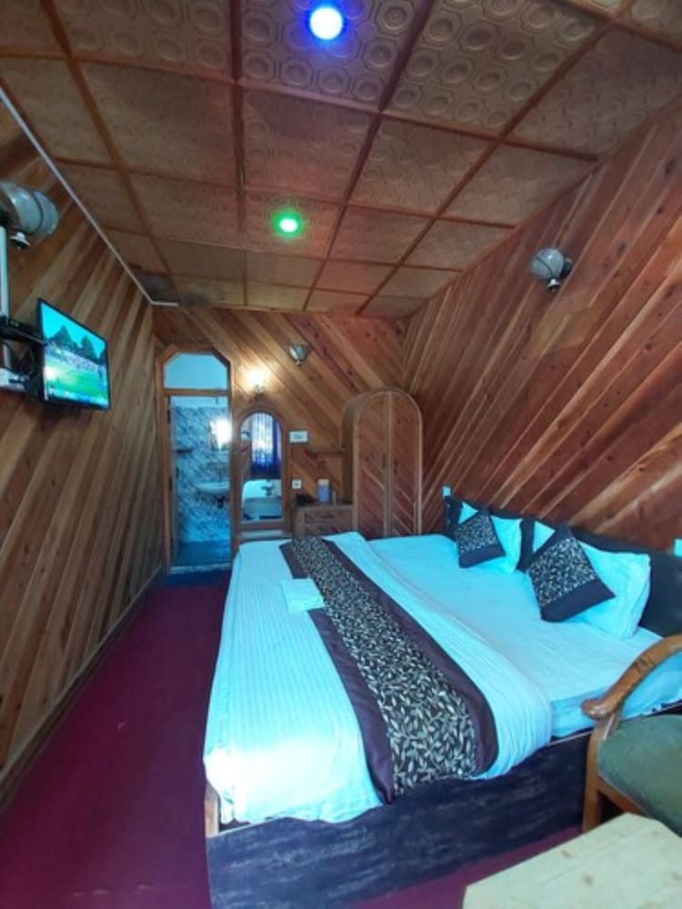 Deluxe Double Room, Lake View - Photo 1