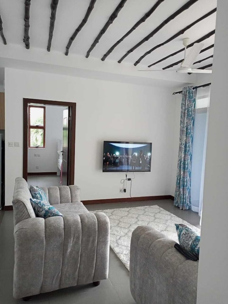 Family Apartment photo 3