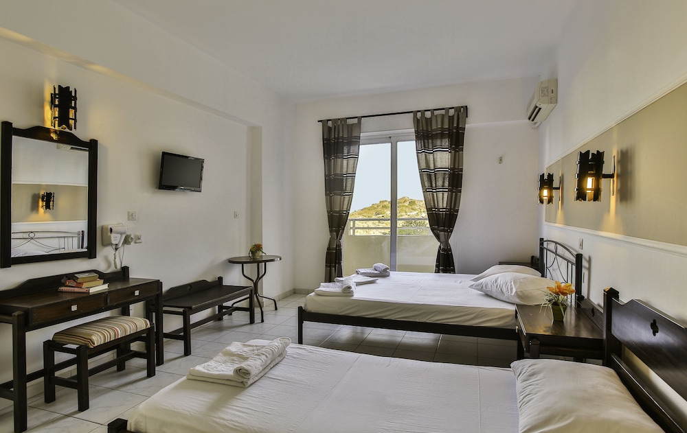 Superior Studio, Garden View, Ground Floor (for 3)