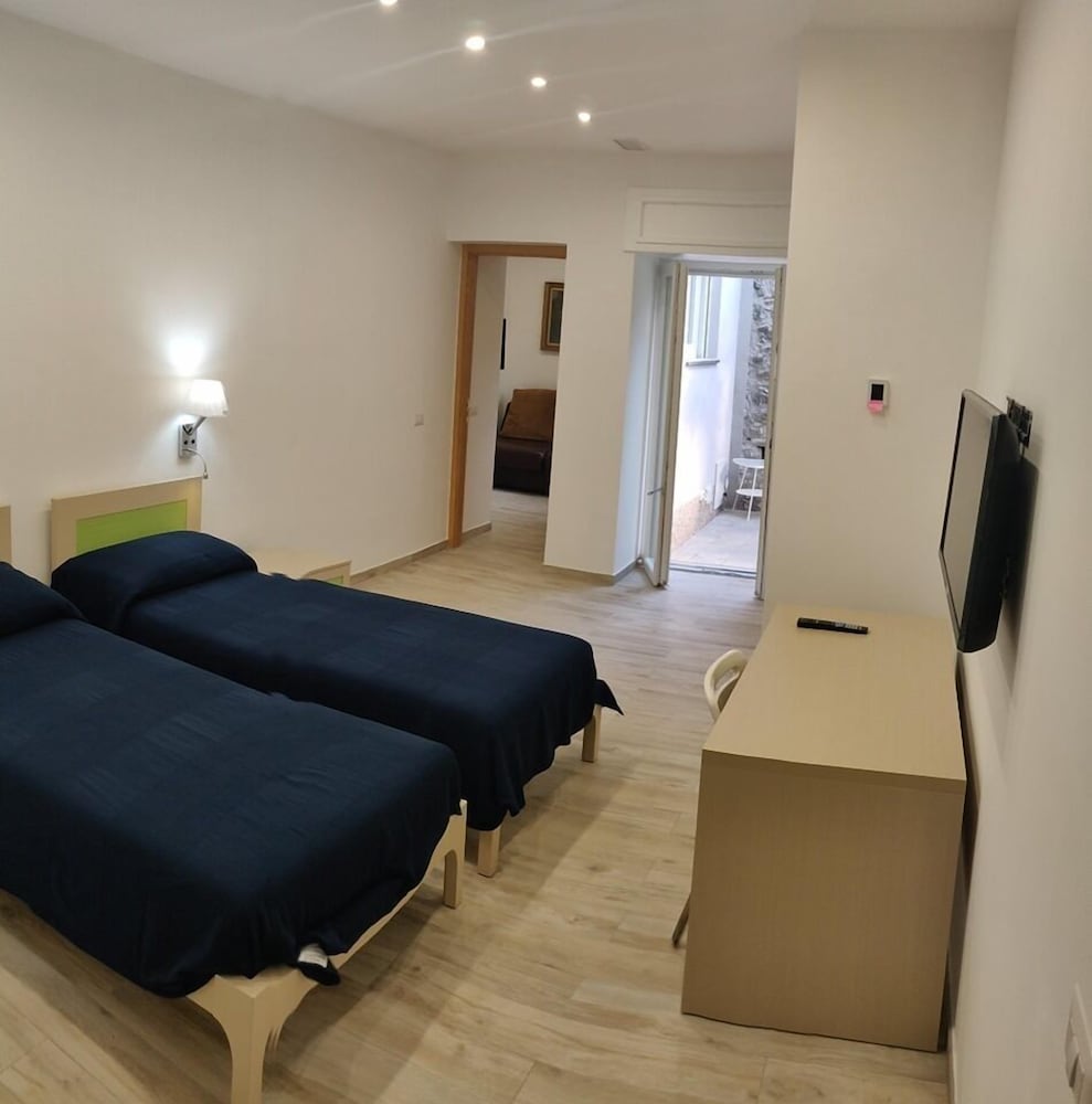 Superior Room (Camera 2)