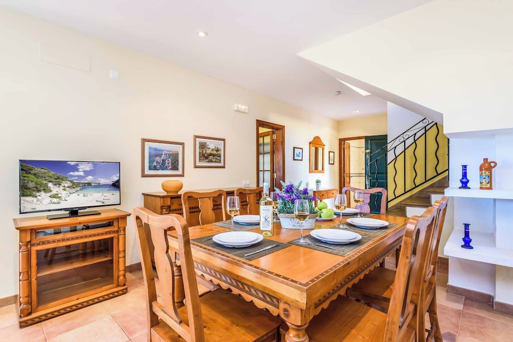 Villa (4 Bedrooms) photo 2