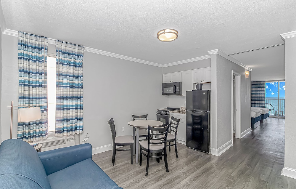 Signature Studio Suite, Ocean View (Newly Renovated)
