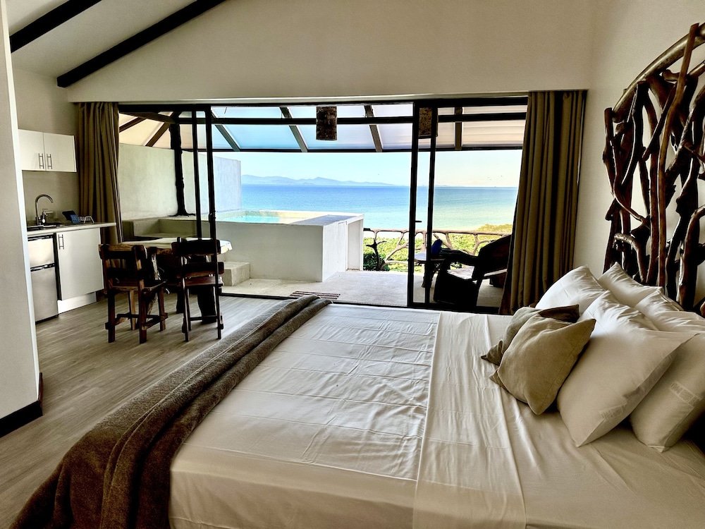 Romantic Studio Suite, 1 King Bed photo 2