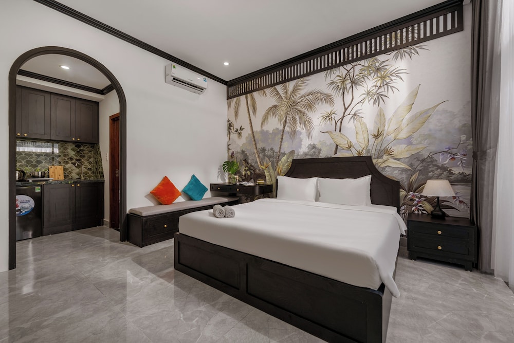 Deluxe Studio, Balcony, Pool View