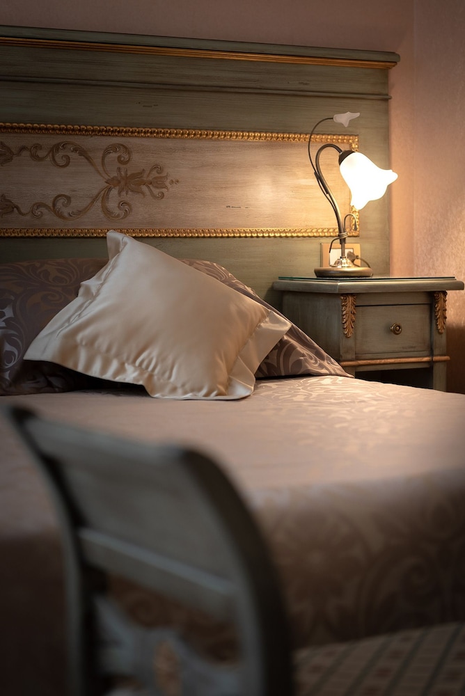 Royal Double or Twin Room photo 2