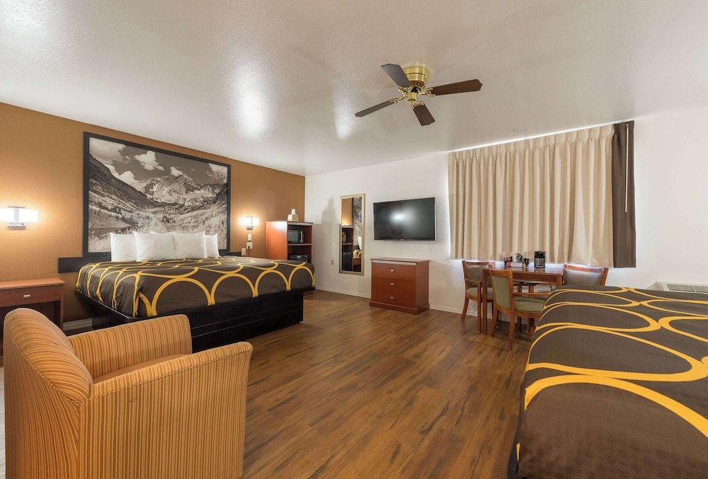 Suite, Multiple Beds, Non Smoking photo 1