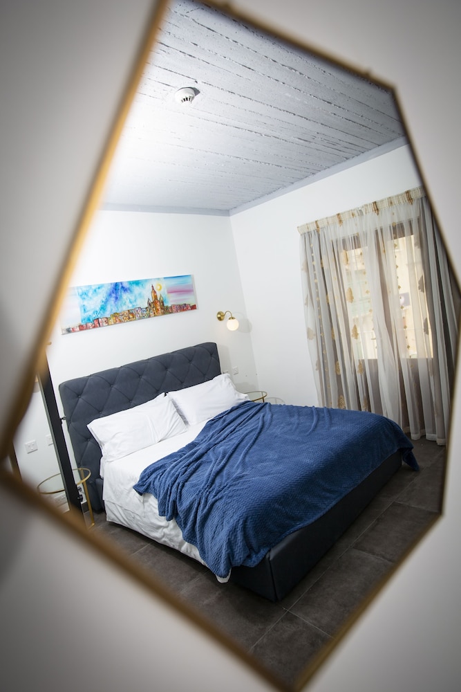 Exclusive Suite, City View photo 3