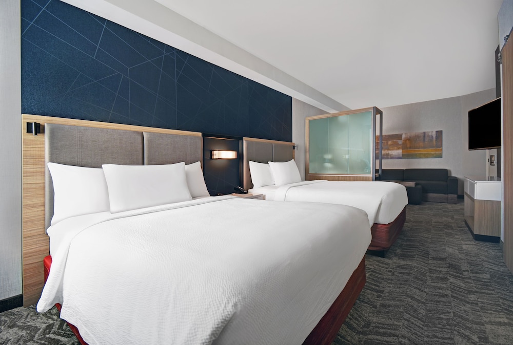 Suite, Multiple Beds - Photo 3