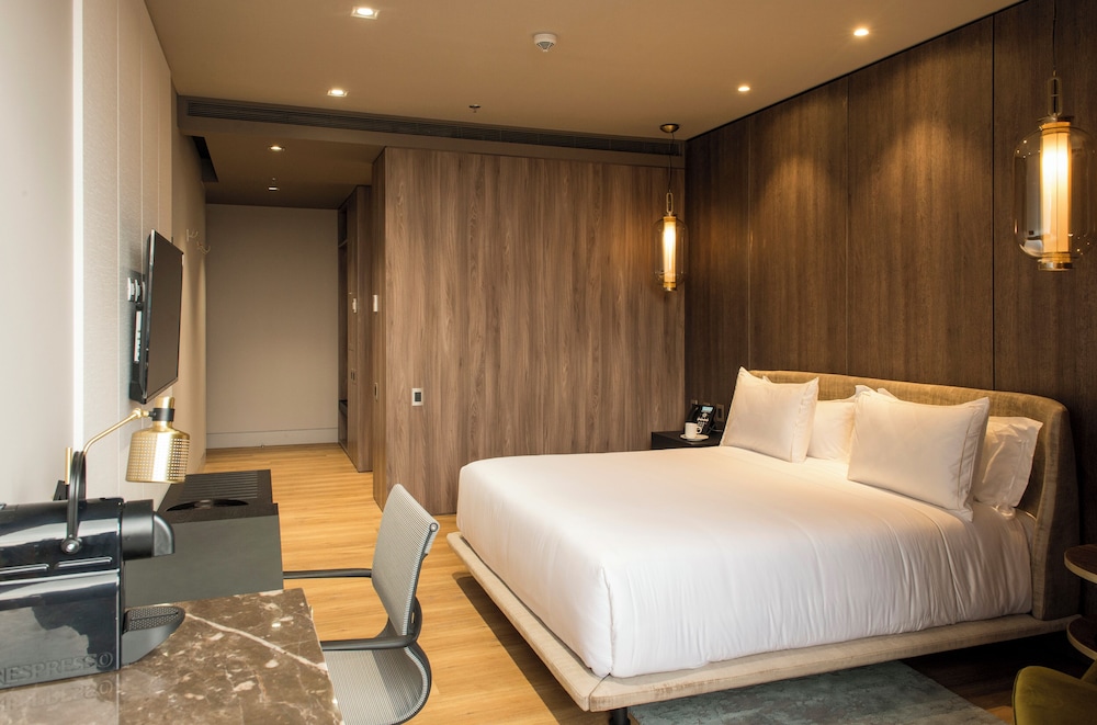 Room, 1 King Bed - Photo 7
