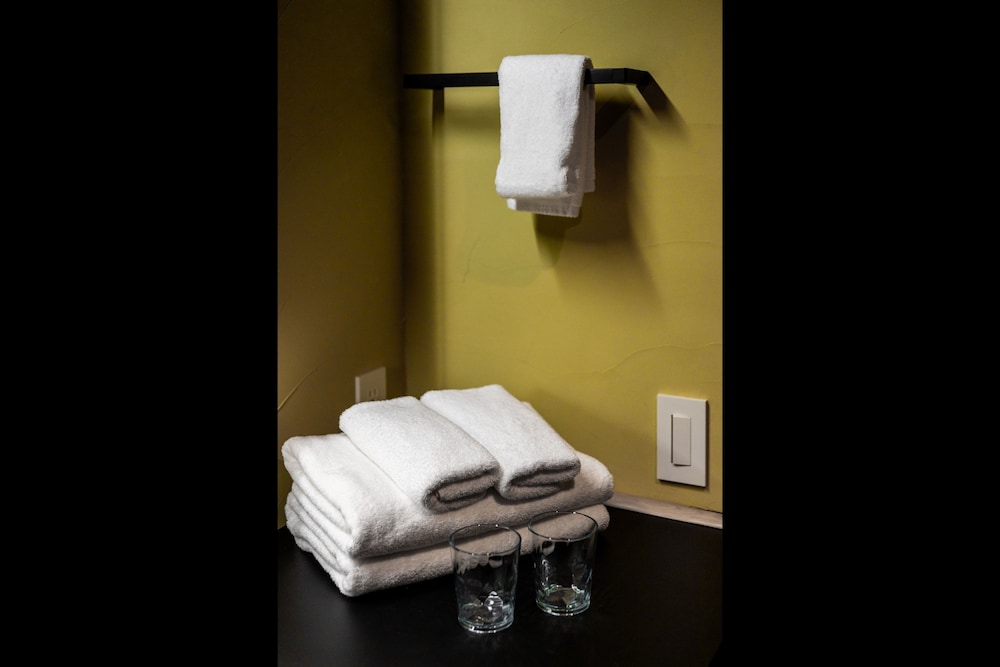 Hollywood Twin Room - Photo 7