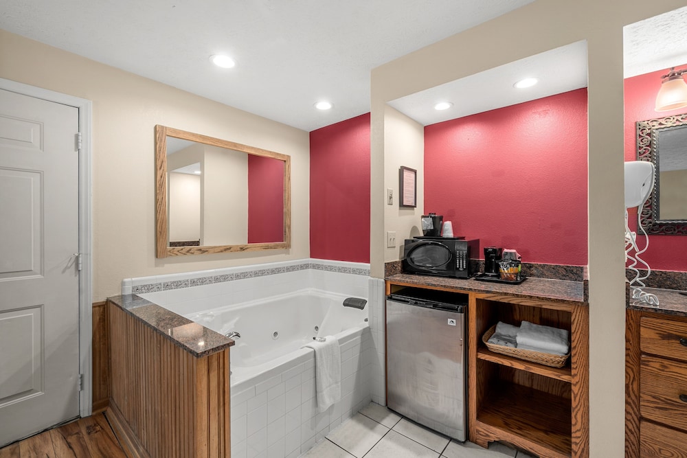 Hot Tub Room photo 2