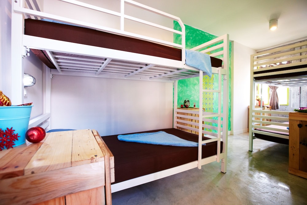 2 Bed Private with Shared Bathroom photo 1