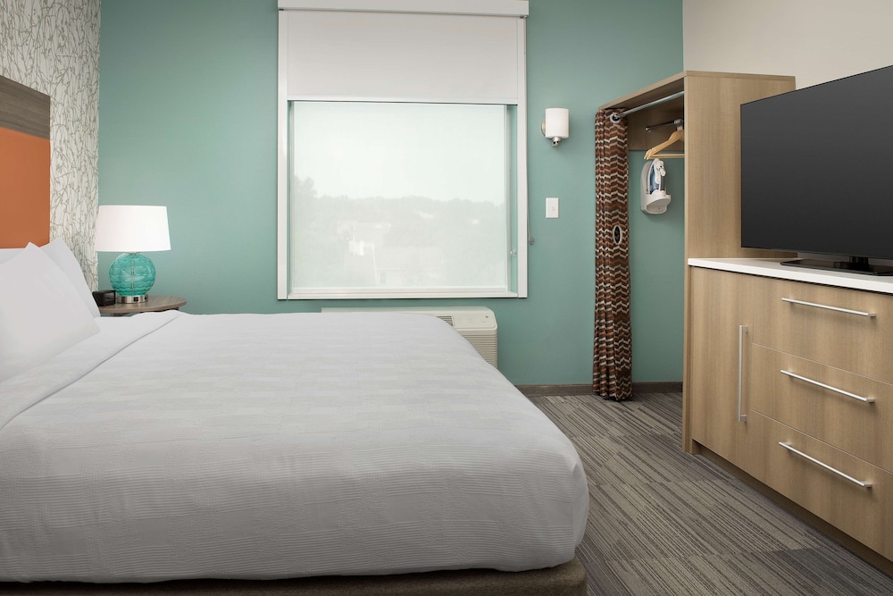 Suite, 1 King Bed, Accessible (Hearing) - Photo 4