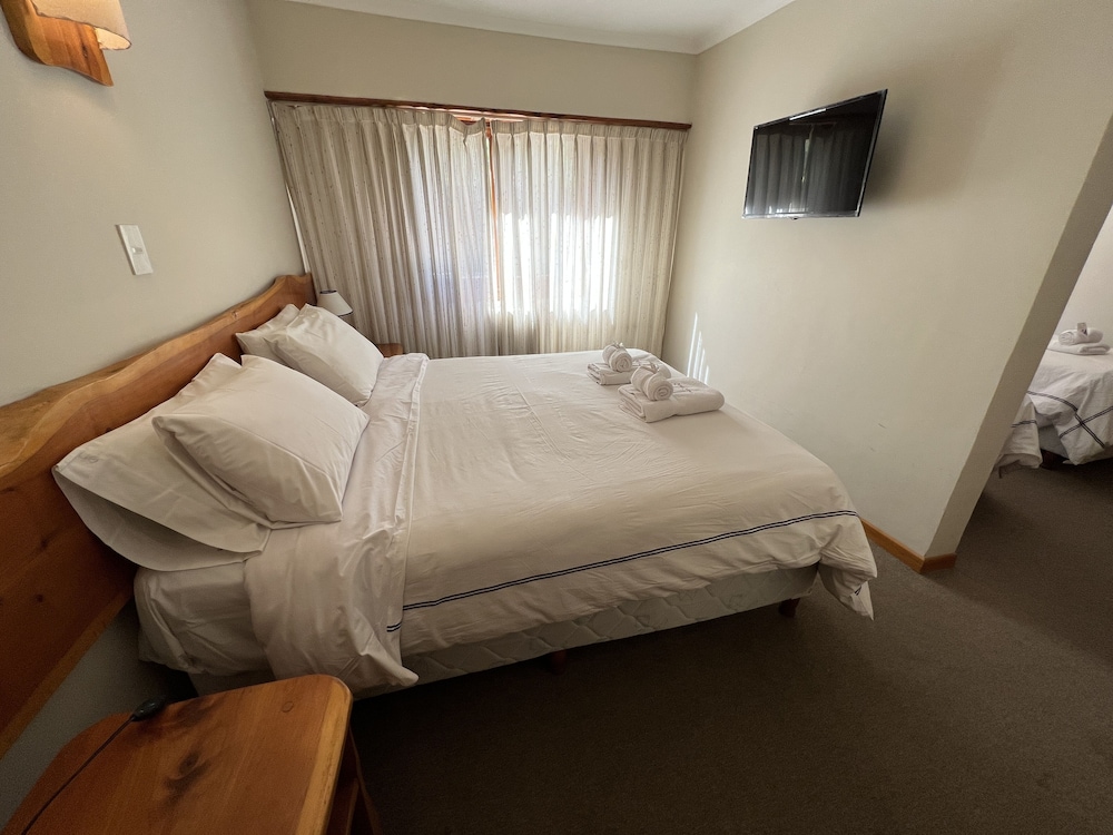 Basic Quadruple Room photo 2
