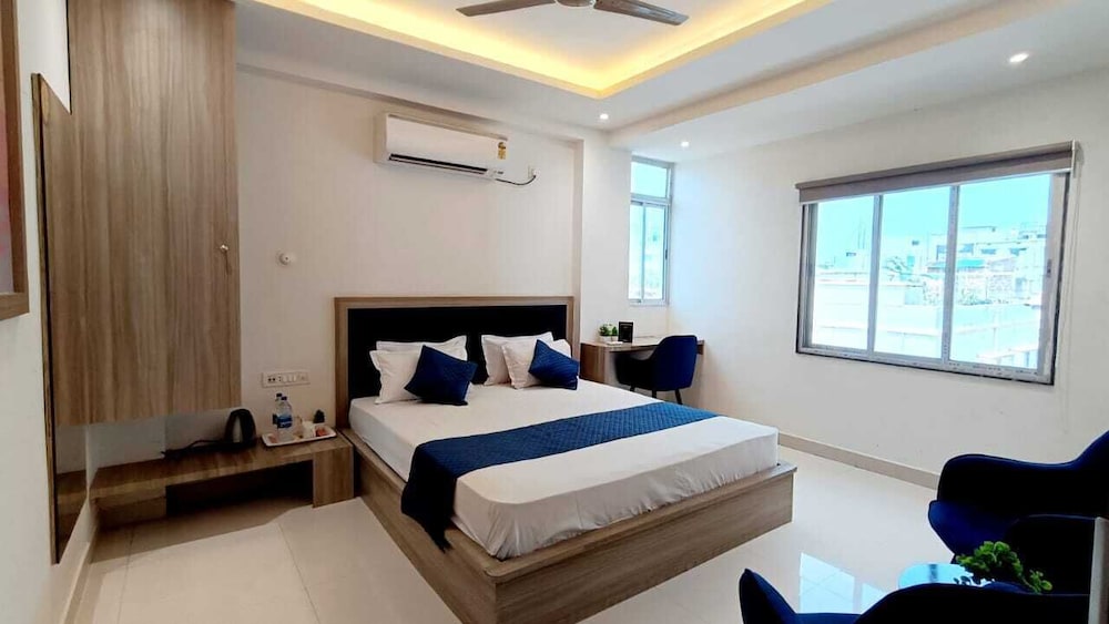 Deluxe Double or Twin Room, City View