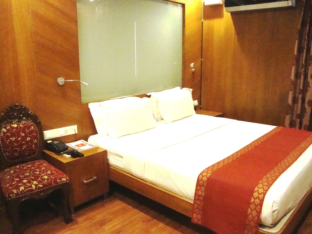 Deluxe Room - Photo 6