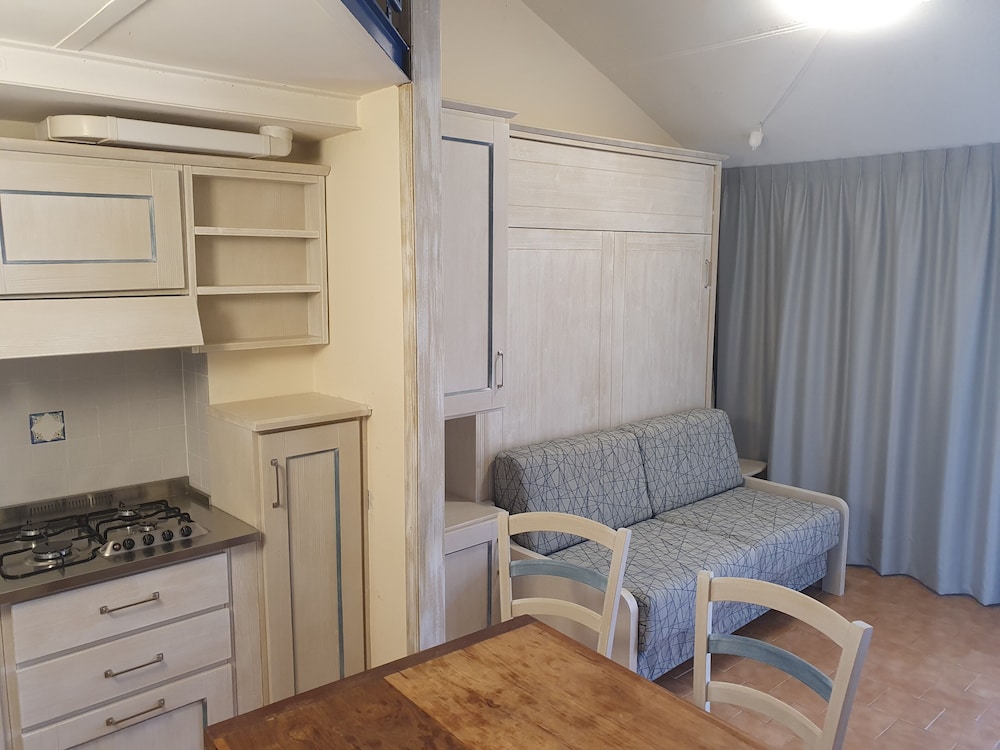 Apartment, 2 Bedrooms, Terrace - Photo 2