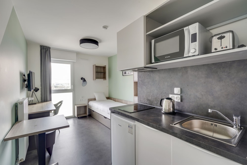 Studio, 1 Twin Bed