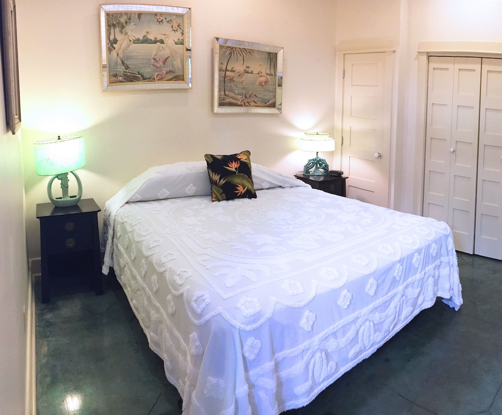 Deluxe Apartment (Flat Two)