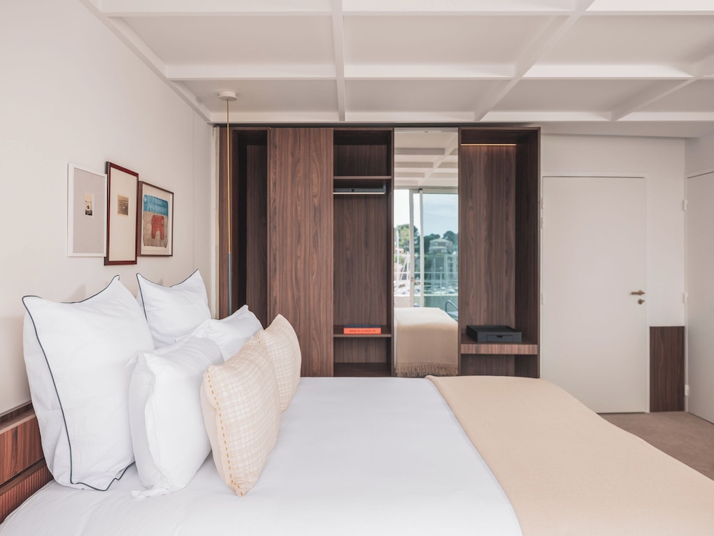 Signature Suite, Balcony, Sea View - Photo 14