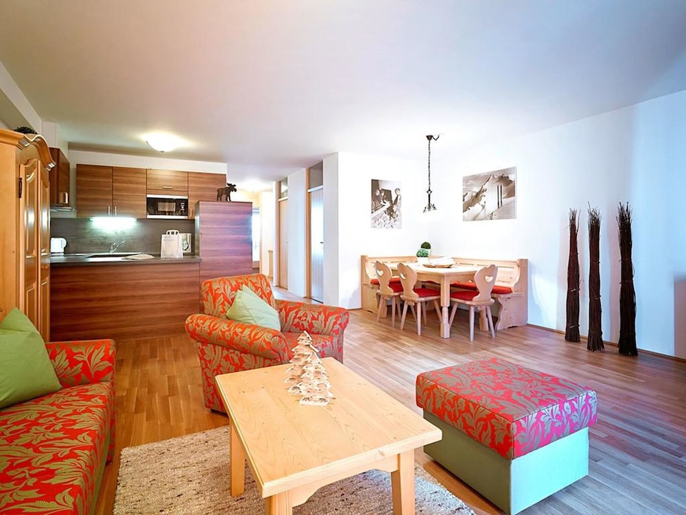 Apartment (Top 6) photo 2