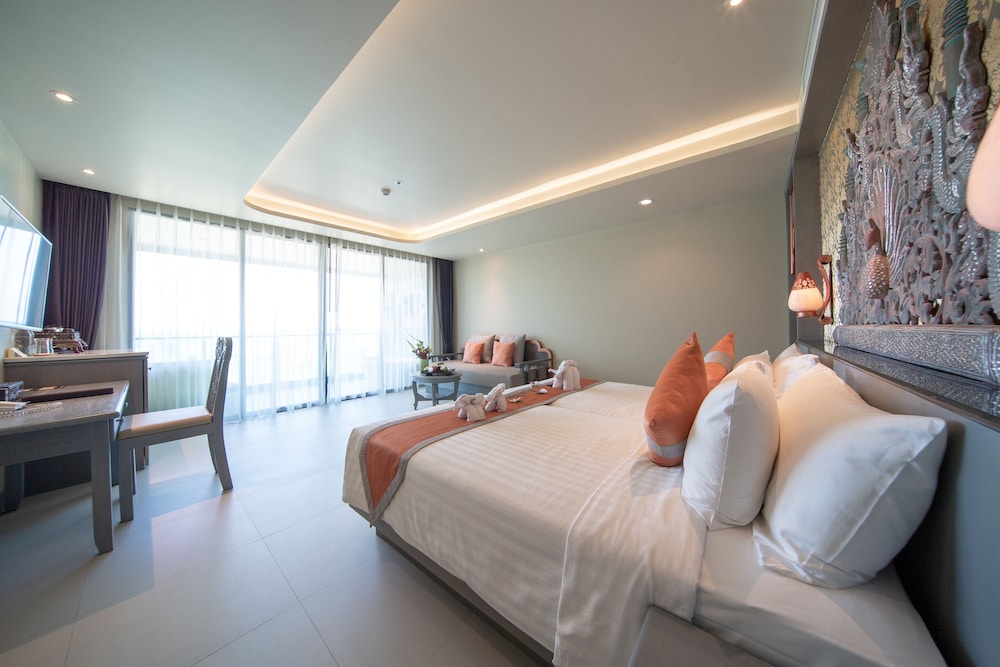 Deluxe Room with Sea View photo 1