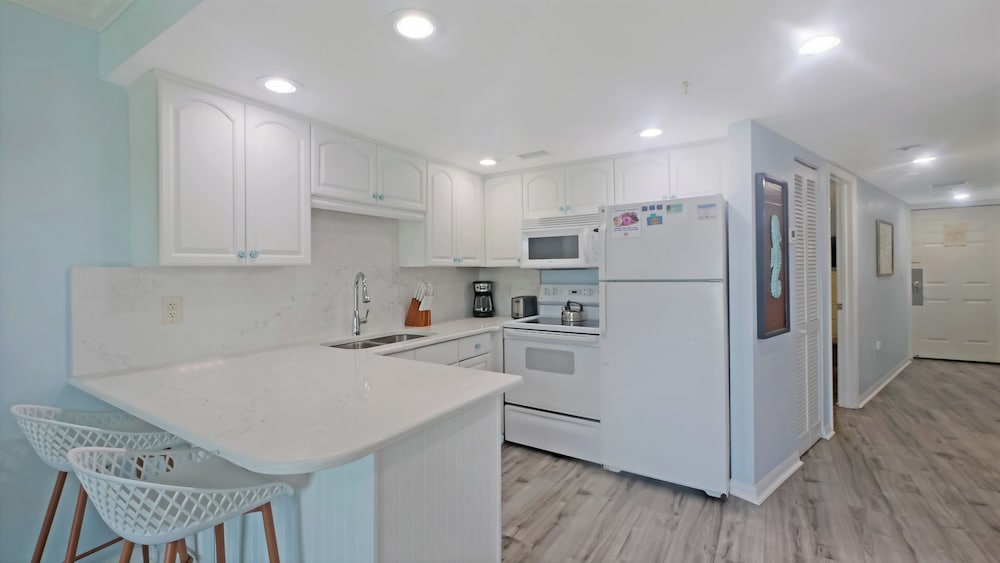 Premium Condo, 1 Bedroom, Balcony, Beachfront (Gulf Front) photo 3