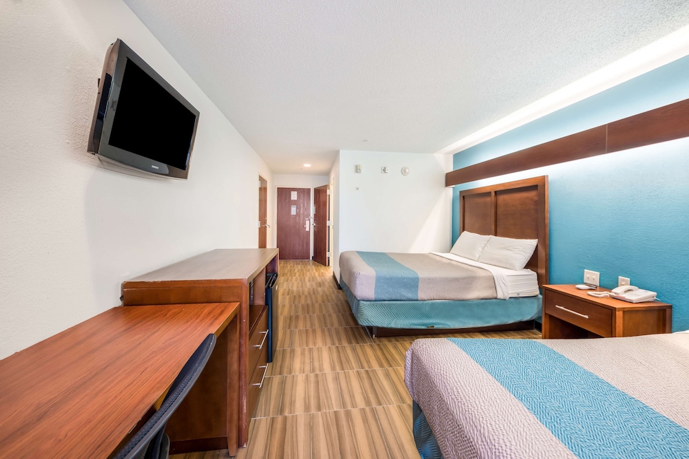 Room, 2 Queen Beds, Non Smoking photo 2