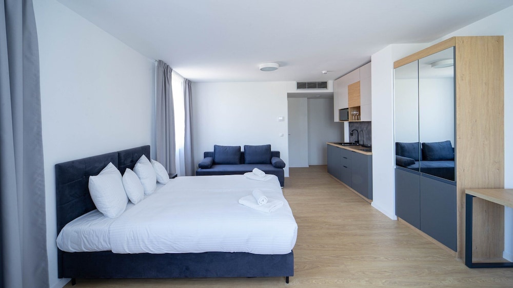 Standard Quadruple Room - Photo 4