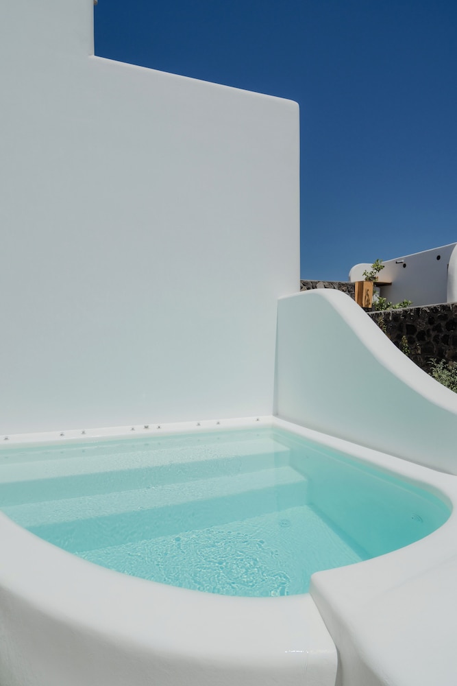 Elite Two Bedroom Villa with Plunge Pool - Photo 12