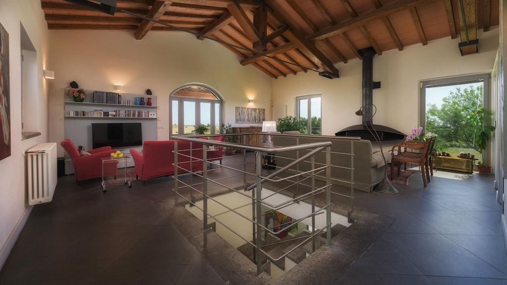 Villa photo 1