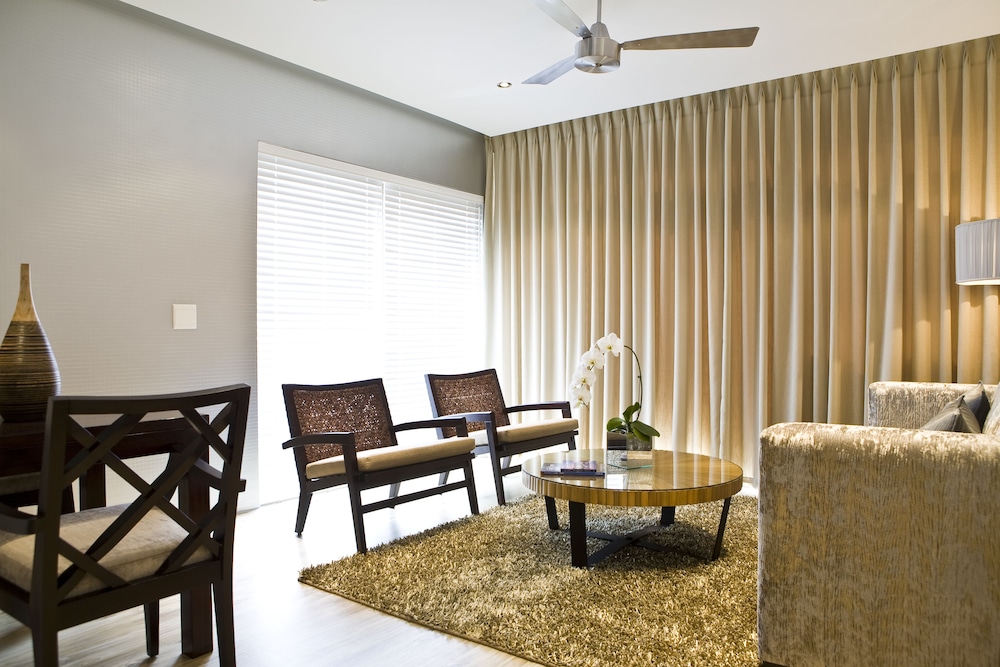 Luxury Suite - Photo 4